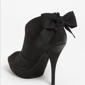 Vera Wang Royce bootie heel